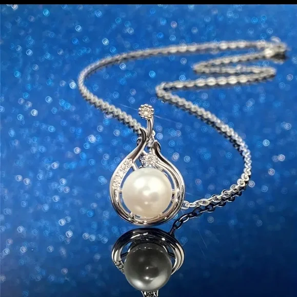 925 Sterling Silver Faux Pearl Twist Pedant. - Picture 4 of 6